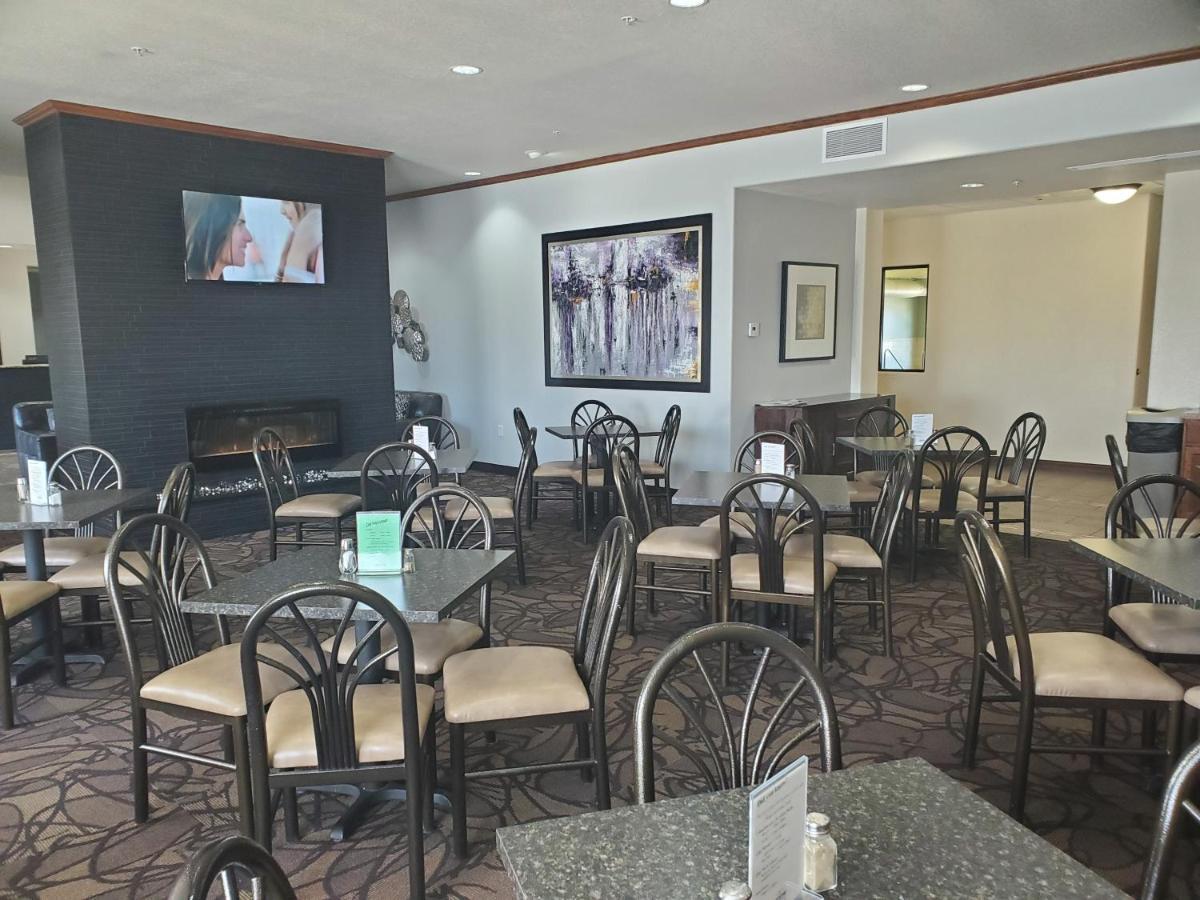 Expressway Suites Fargo Zewnętrze zdjęcie