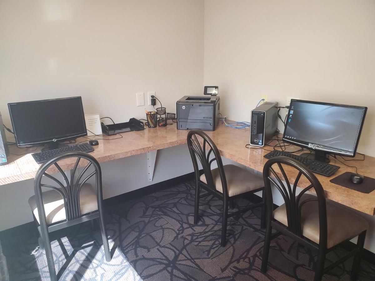 Expressway Suites Fargo Zewnętrze zdjęcie