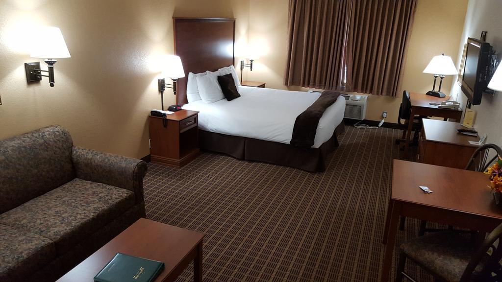 Expressway Suites Fargo Zewnętrze zdjęcie