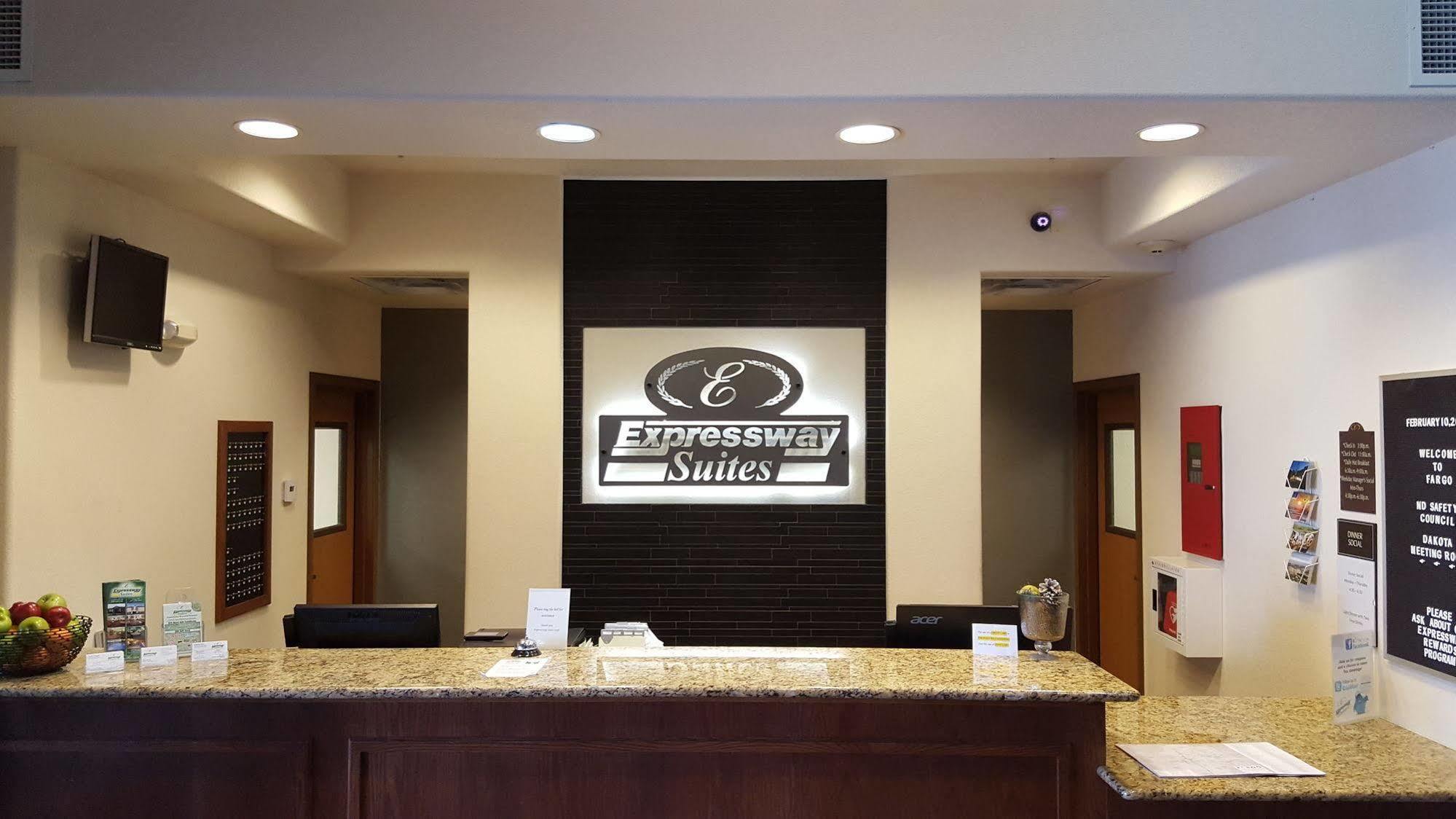 Expressway Suites Fargo Zewnętrze zdjęcie
