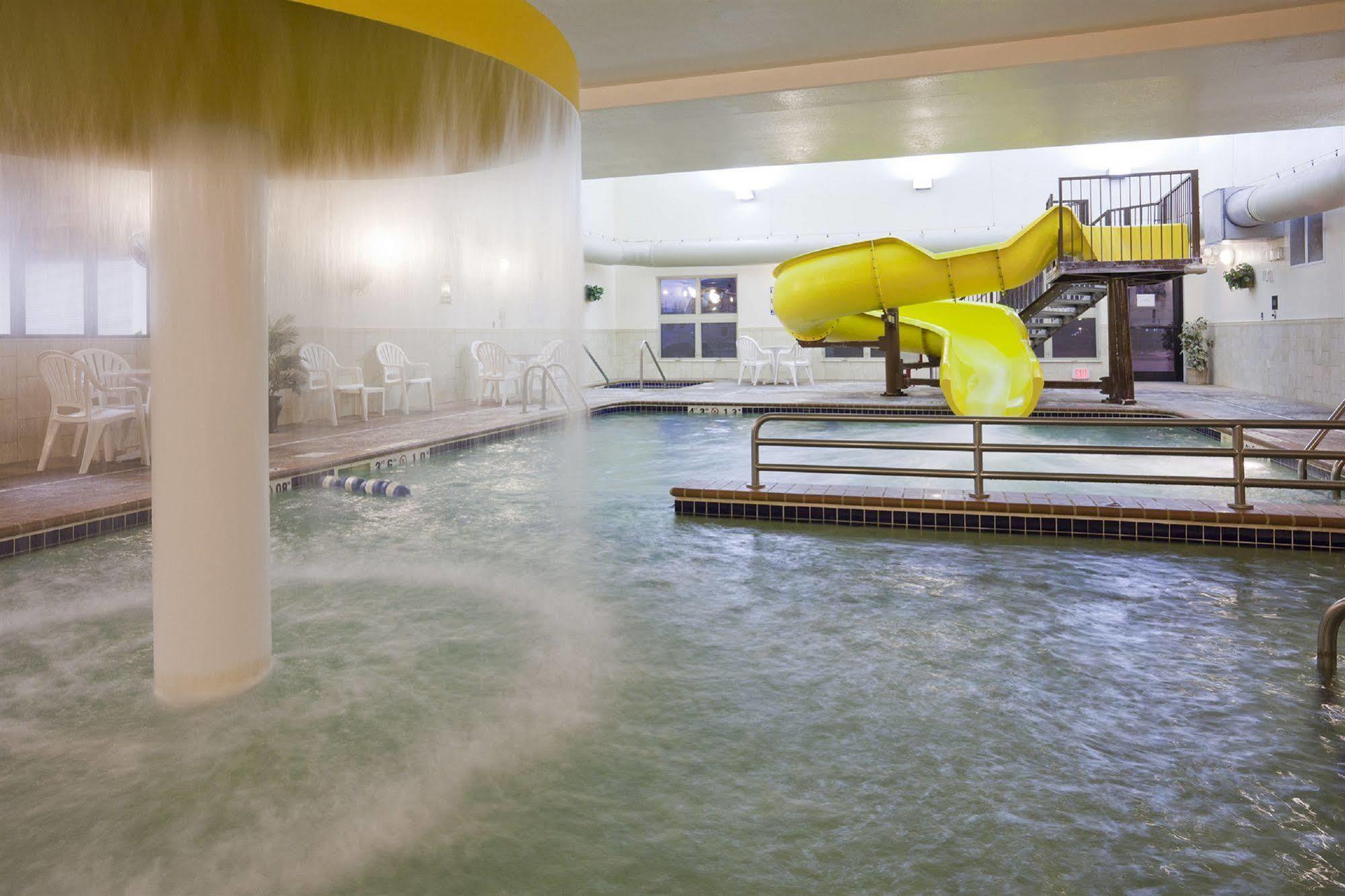 Expressway Suites Fargo Zewnętrze zdjęcie